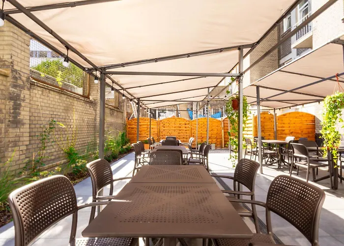 Stadion Apartahotel 3*