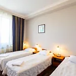 Aparthotel Stadion 3*