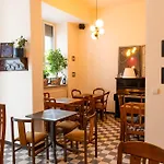 Aparthotel Stadion 3*
