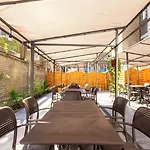Aparthotel Stadion 3*