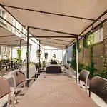 Stadion Aparthotel 3*