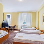 Stadion Aparthotel 3*