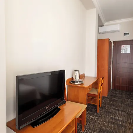 Aparthotel Stadion 3*